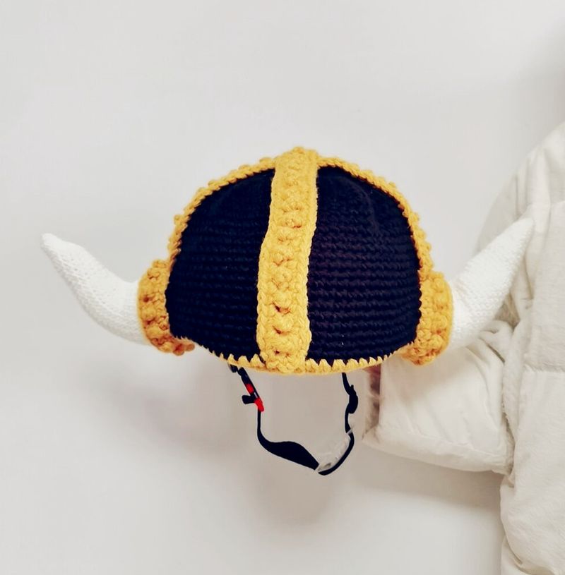 Skiing dirty braid helmet set, internet celebrity same style funny hat, knitted wig headband, hip-hop personality mask_autovado.com