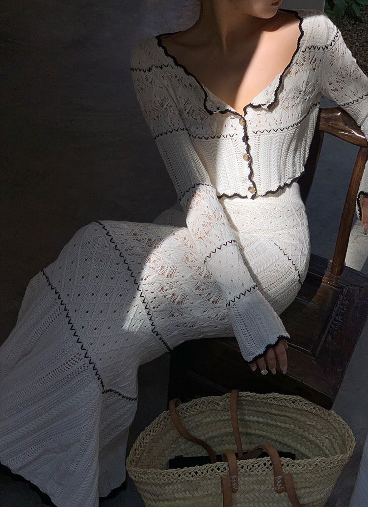 Women's Clothing hollow knitted top skirt two piece suit fashionable and age reducing temperament early spring wear a complete set_autovado.com