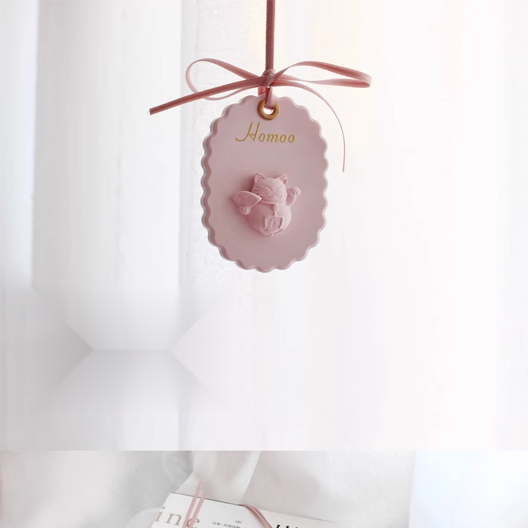 Homeo Wealth Cat Expanding Fragrance Stone Car Rearview Mirror Good Luck Jewelry Indoor Wardrobe Hanger Creative_autovado.com