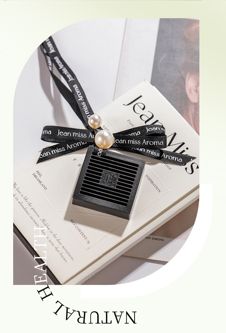 Small Town Yixiang Car Fragrance Car Perfume Durable Light Fragrance Blue Wind Chime Sage Wardrobe Fragrance Pendant_autovado.com