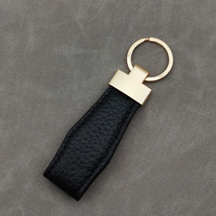 Top Layer Leather Car Keychain Fashion Genuine Leather Key Chain Ring Alloy Pendant Creative Men And Women Leather Lanyard_autovado.com