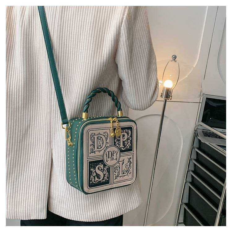Niche Design Embroidered Vintage Style Letter Handbag Shoulder Crossbody Women's Bag_autovado.com