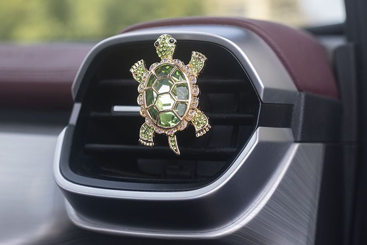 New Crystal Shining Cute Tortoise Perfume Clip Creative Car Fragrance Decoration_autovado.com