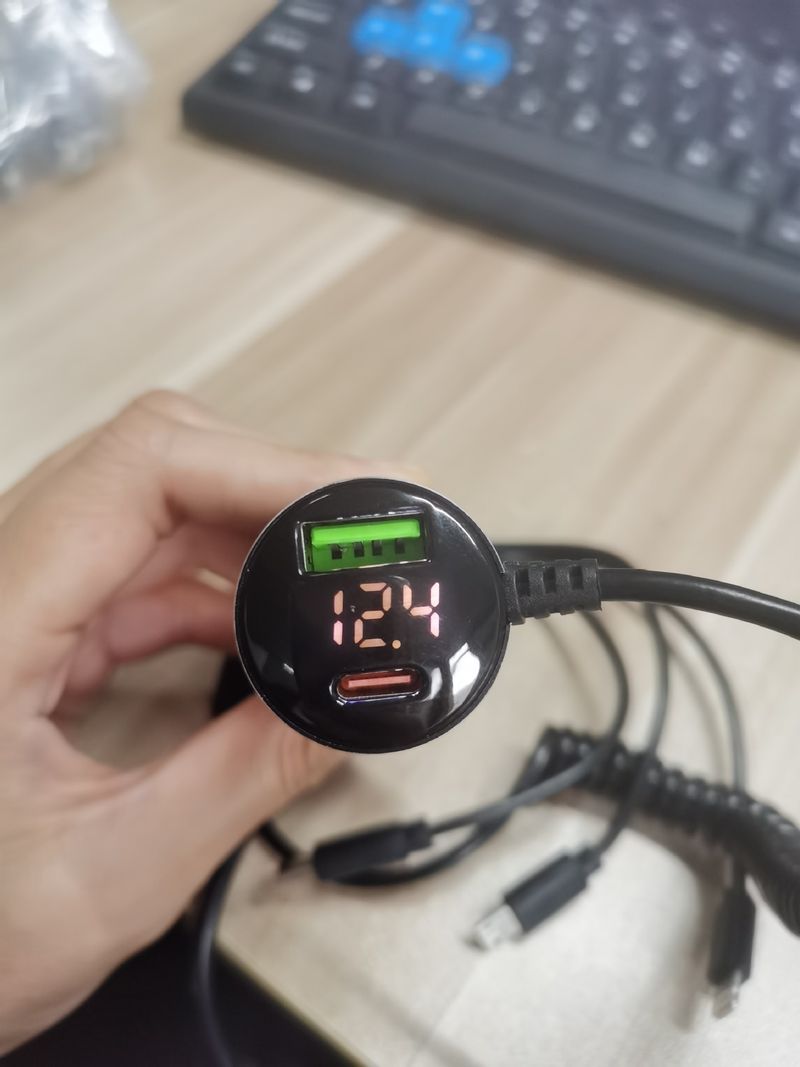 New digital car charger with one to three cable 100W super fast charging_autovado.com