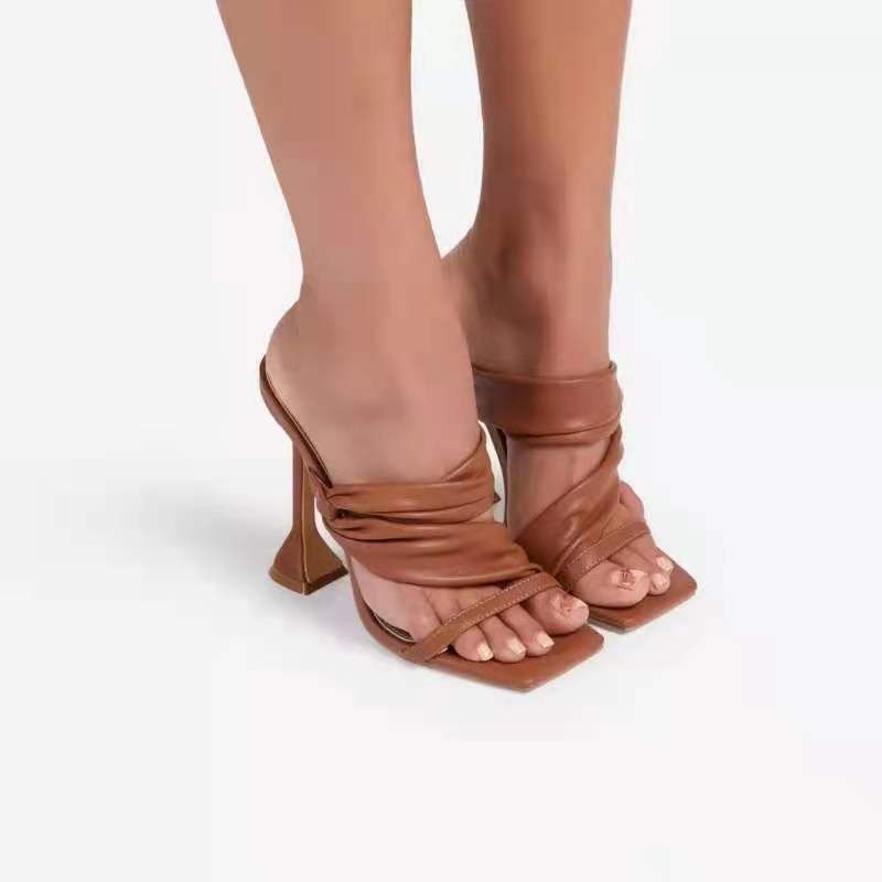 Women's plus-size high-heeled sandals Gold slippers with thin heels and square heads_autovado.com
