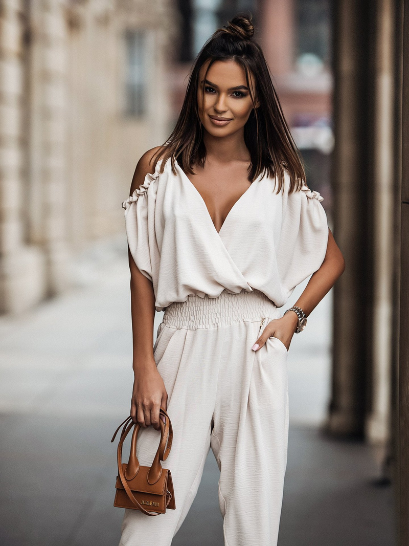 Women V-neck pocket jumpsuit with elastic waist casual pants_autovado.com