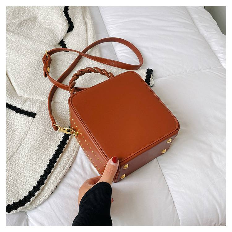 Niche Design Embroidered Vintage Style Letter Handbag Shoulder Crossbody Women's Bag_autovado.com