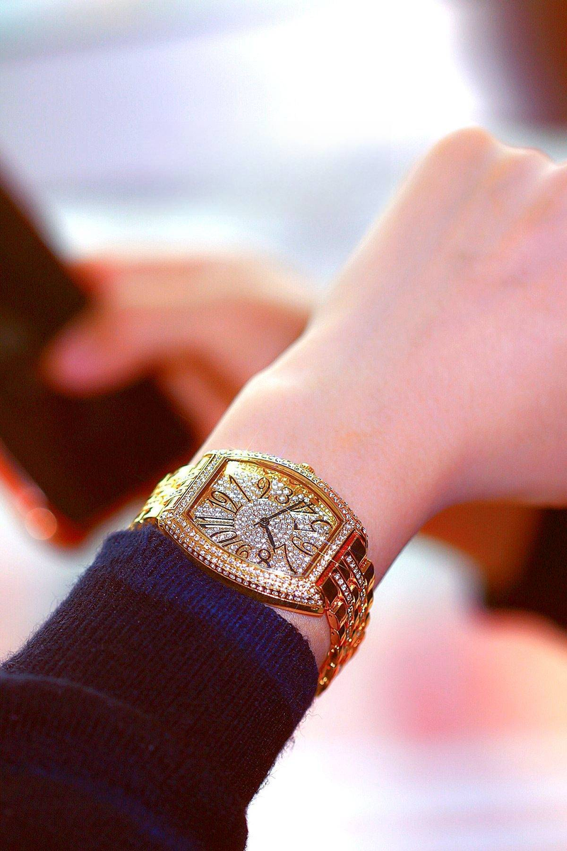 Classic barrel shaped full diamond inlaid luxury women's watch, banquet party jewelry_autovado.com