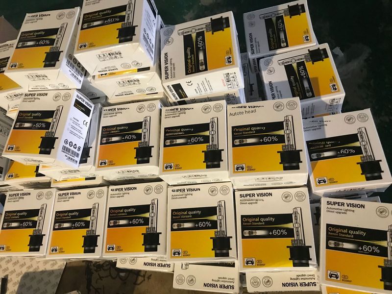Automotive D1S D2S D3S D4S Xenon Lamp D5SD8S Iron Stand Bright HID Bulb_autovado.com