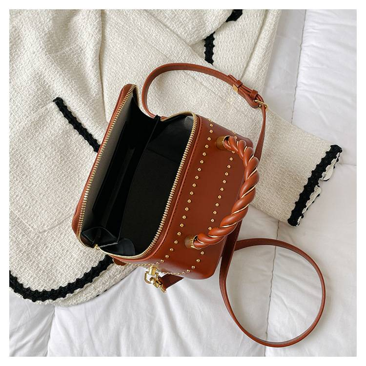 Niche Design Embroidered Vintage Style Letter Handbag Shoulder Crossbody Women's Bag_autovado.com