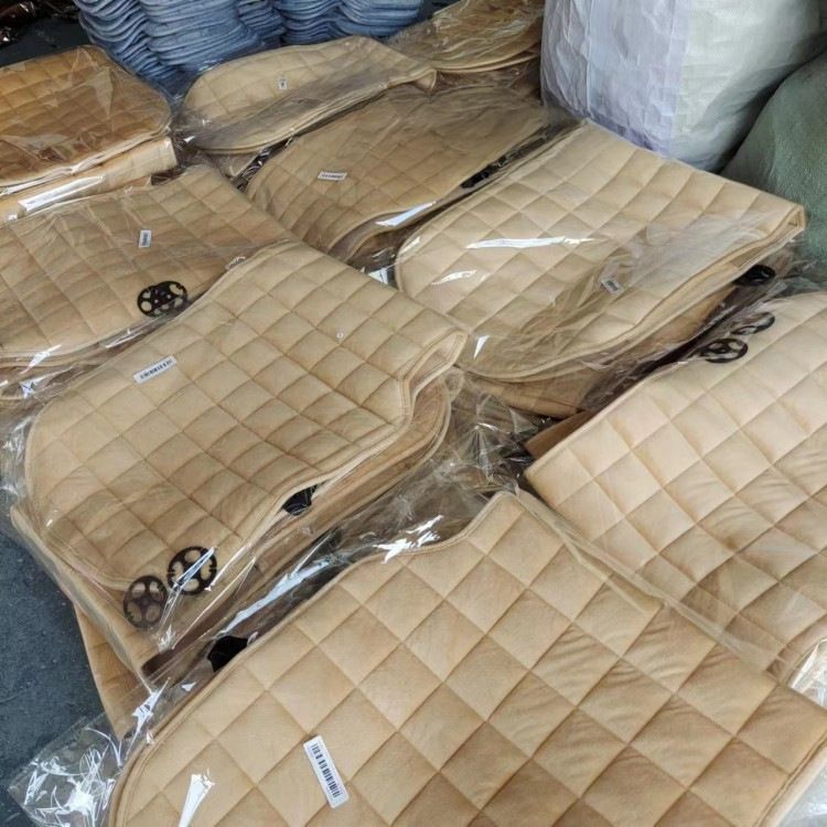 Winter car seat cushion no backrest square embroidered plush tie-free warm three-piece front and rear row single seat cushion_autovado.com