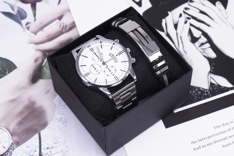Men's Watch Two-Piece Bracelet Gift Box Business Calendar Non-Mechanical Quartz Watch men's watch_autovado.com
