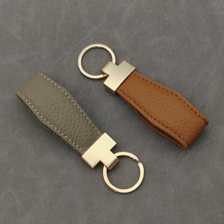 Top Layer Leather Car Keychain Fashion Genuine Leather Key Chain Ring Alloy Pendant Creative Men And Women Leather Lanyard_autovado.com