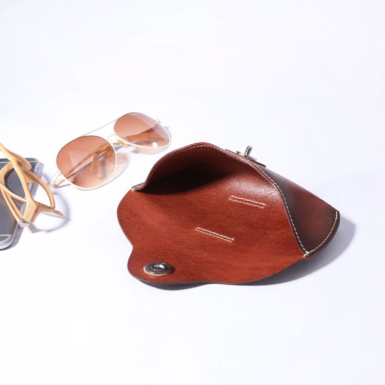 Unisex Vintage handmade leather eyewear case Portable leather eyewear storage bag Plant tanned leather cowhide eyewear bag_autovado.com