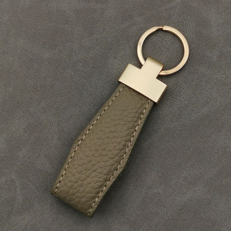 Top Layer Leather Car Keychain Fashion Genuine Leather Key Chain Ring Alloy Pendant Creative Men And Women Leather Lanyard_autovado.com