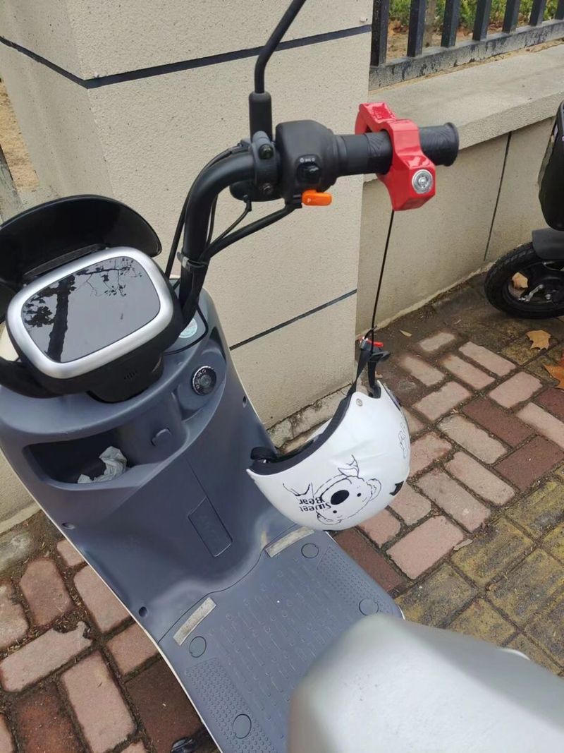Electric Scooter Brake With Rope Pendant Safety Helmet Handlebar Motorcycle Waterproof Anti-theft Handle Horn Lock_autovado.com