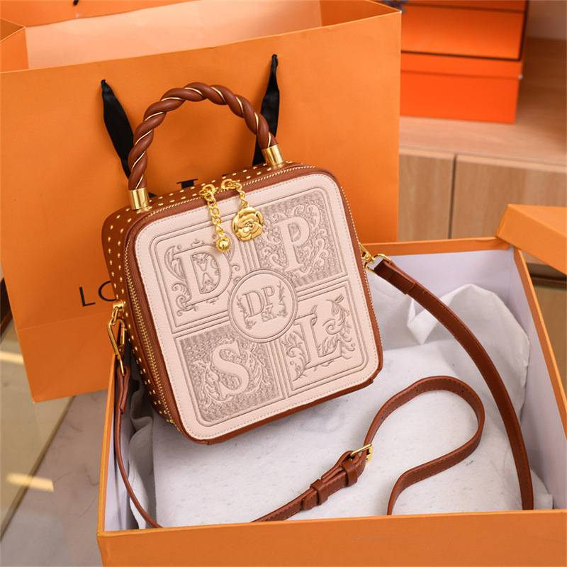 Niche Design Embroidered Vintage Style Letter Handbag Shoulder Crossbody Women's Bag_autovado.com