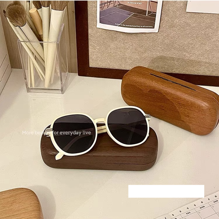 Unisex Vintage portable high-grade sunglasses glasses case ins windproof glasses storage box_autovado.com