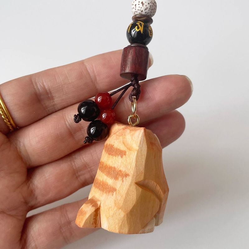 Hand Carved Wood Carved Orange Cat Shiba Inu Mi Ping An Six Character Mantra Woven Keychain Chain Ring Car Schoolbag Pendant Ornament_autovado.com