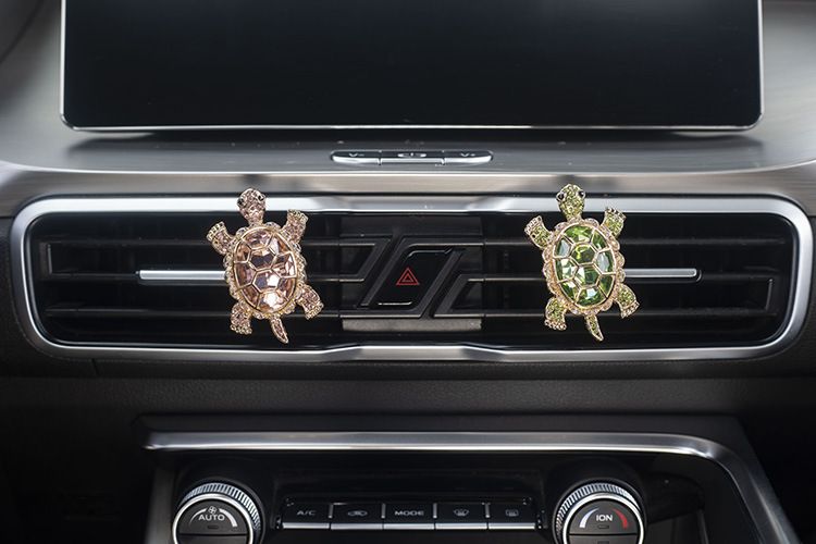 New Crystal Shining Cute Tortoise Perfume Clip Creative Car Fragrance Decoration_autovado.com