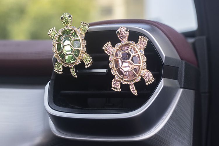 New Crystal Shining Cute Tortoise Perfume Clip Creative Car Fragrance Decoration_autovado.com