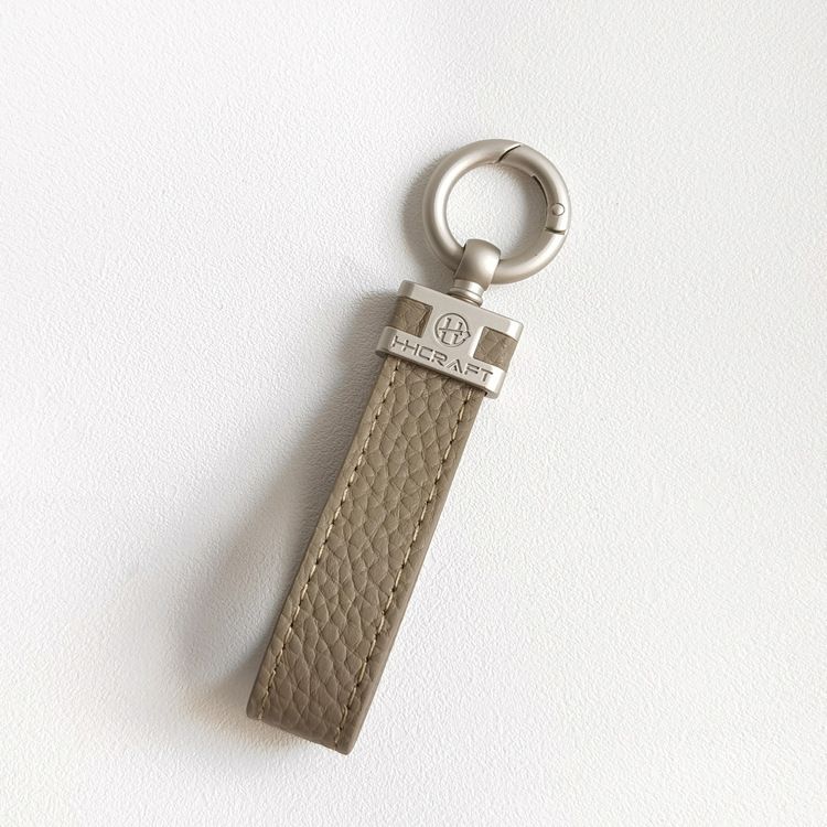 Car Keychain Ladies Fashion Personality High End Leather Keychain Car Key Pendant Men's Key Ring_autovado.com