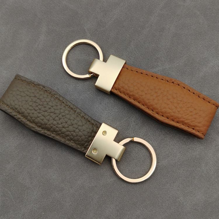 Top Layer Leather Car Keychain Fashion Genuine Leather Key Chain Ring Alloy Pendant Creative Men And Women Leather Lanyard_autovado.com