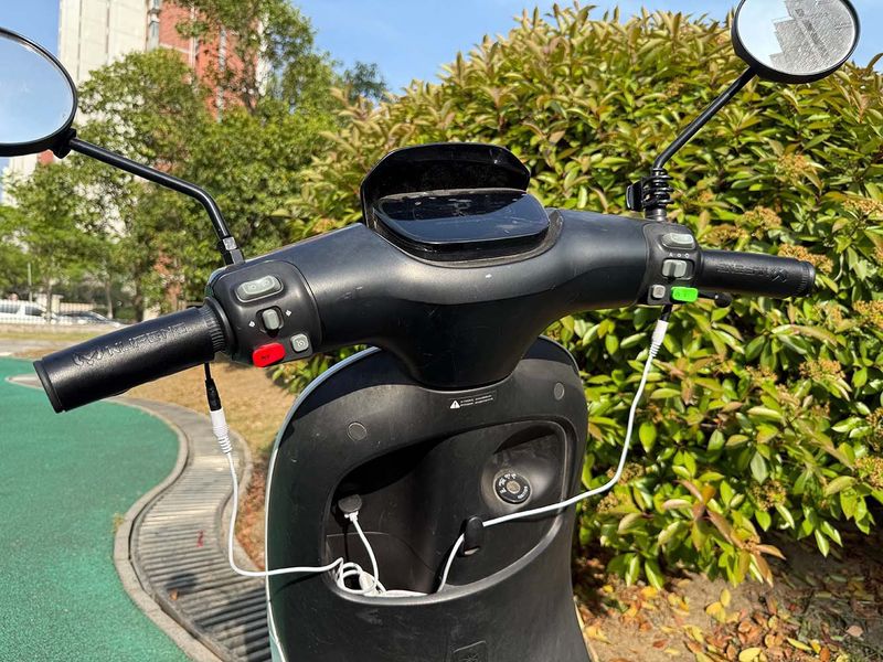 Kangre USB Motorcycle Heated Handlebar Muffs 5V Charging Three-speed Temperature Adjustment Battery Electric Vehicle_autovado.com